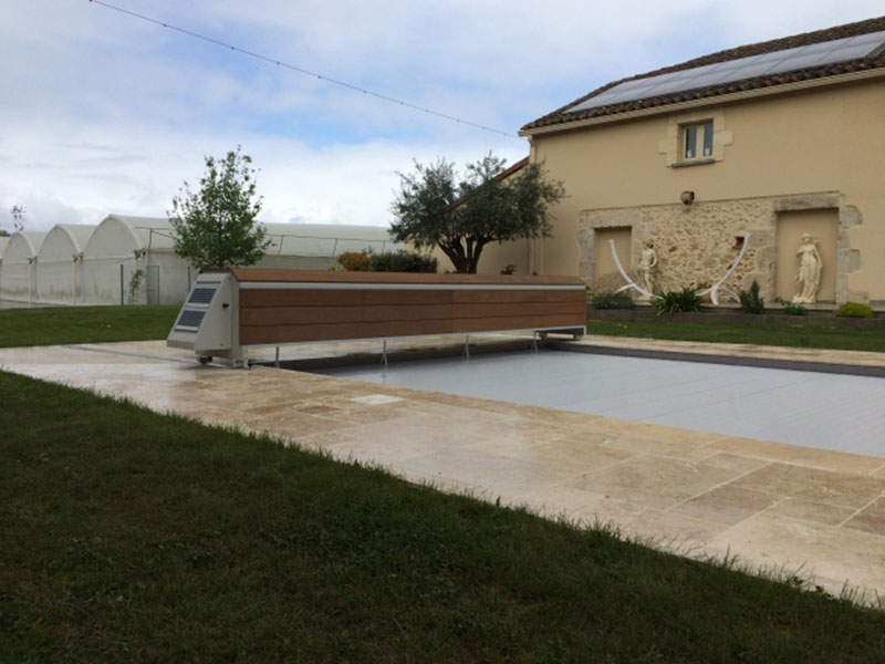 swimming pool designer and construction :  Bergerac - above-ground pool cover