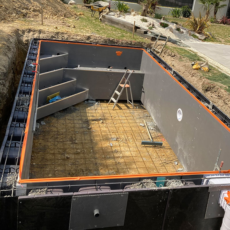 stage of the construction of a swimming pool bythe best swimming pool specialist in Dordognelibourne