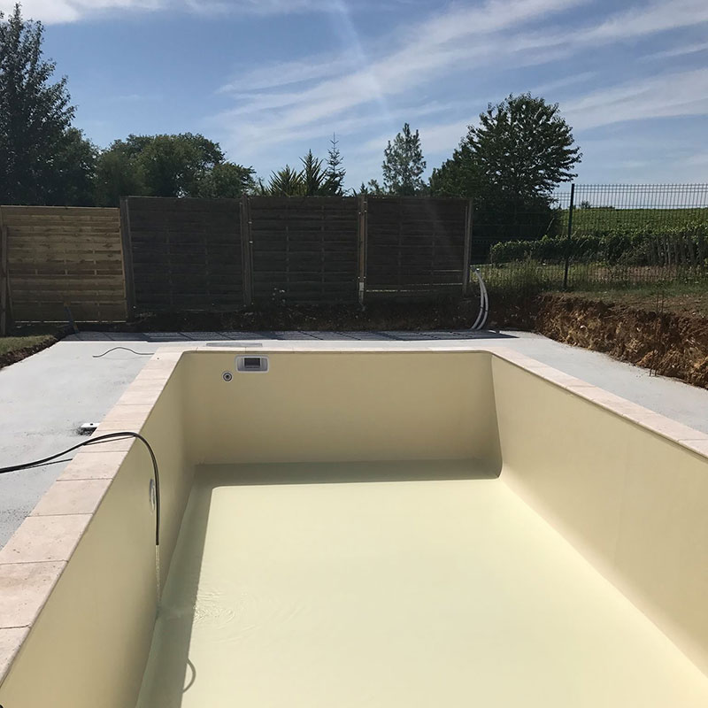 stage of the construction of a swimming pool bythe best swimming pool specialist in Dordognelot et garonne