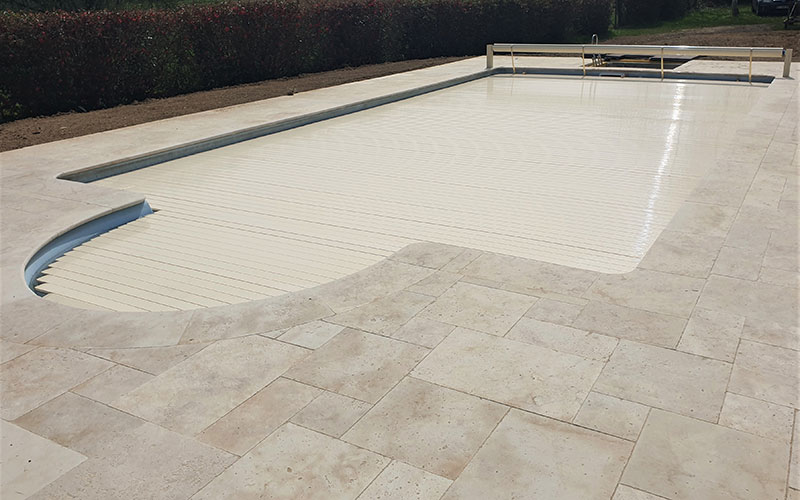 swimming pool specialist Dordogne  - pool renovation - liner remplacement Bergerac