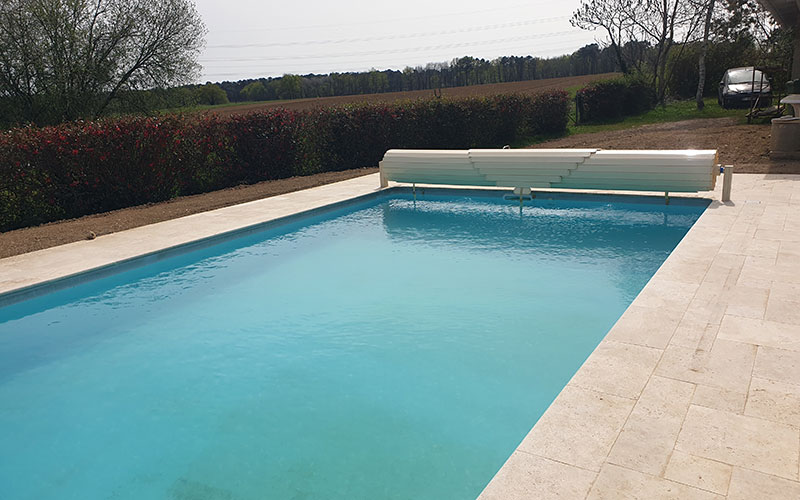 swimming pool specialist Dordogne  - pool renovation - liner remplacement Duras